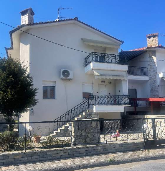 photo1