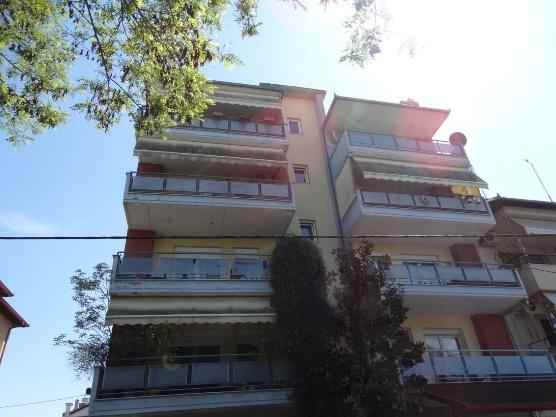 photo1