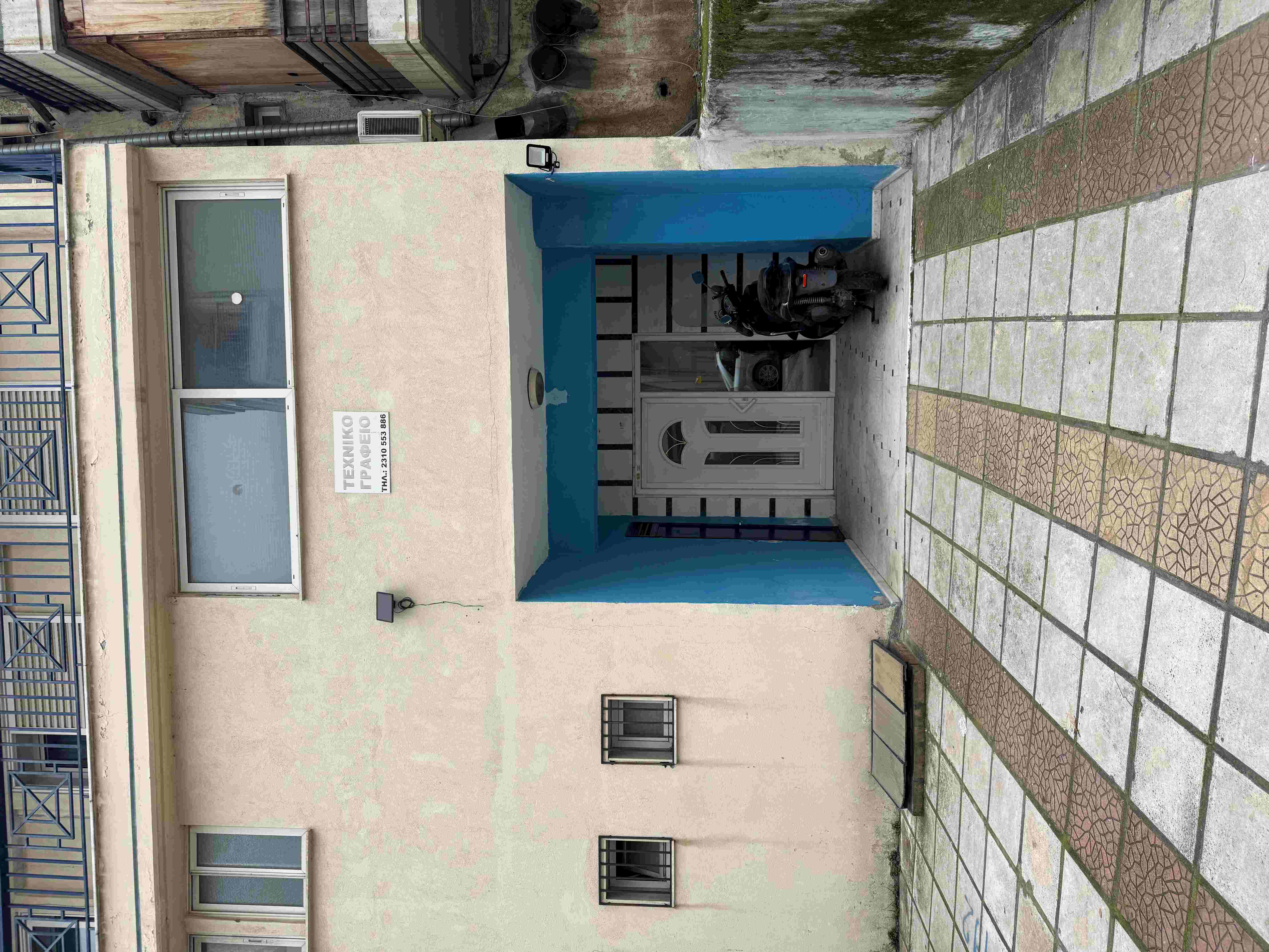 photo1