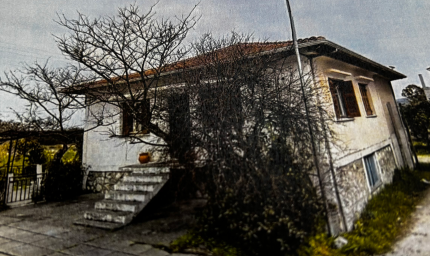 Οικόπεδο με κτίσμα  σε πλειστηριασμό Δήμος Λευκάδος