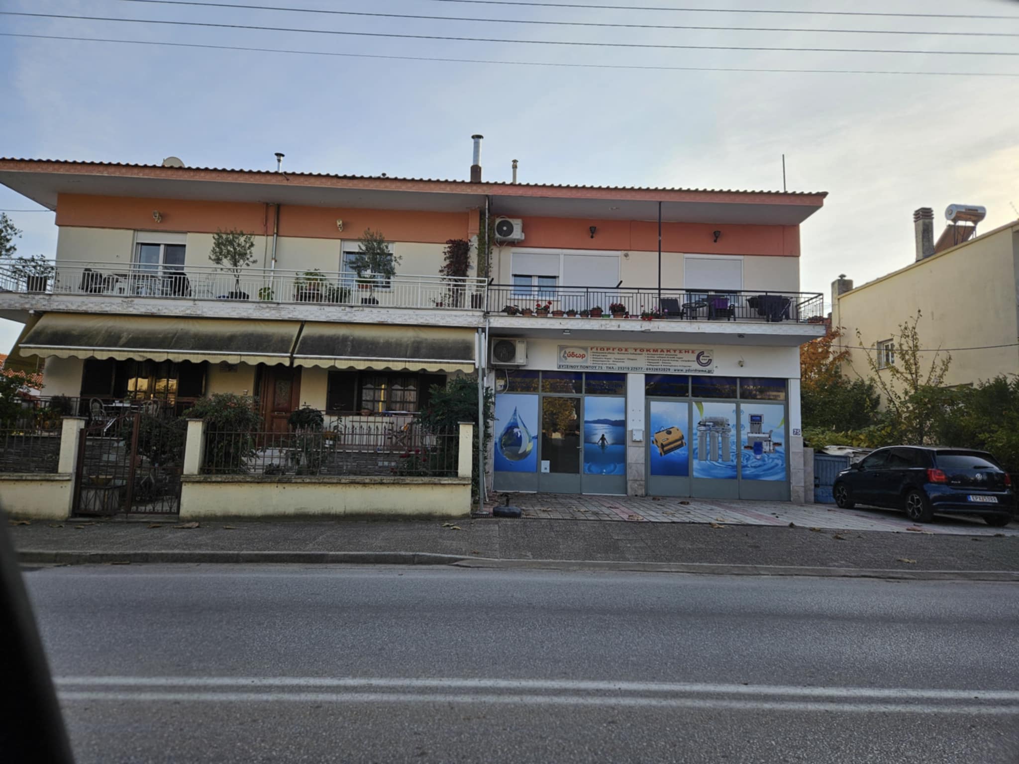 photo1