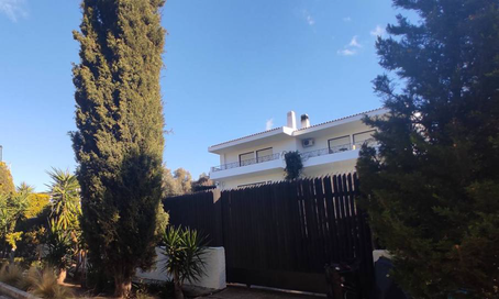 Οικόπεδο με κτίσμα  σε πλειστηριασμό Δήμος Σαρωνικού