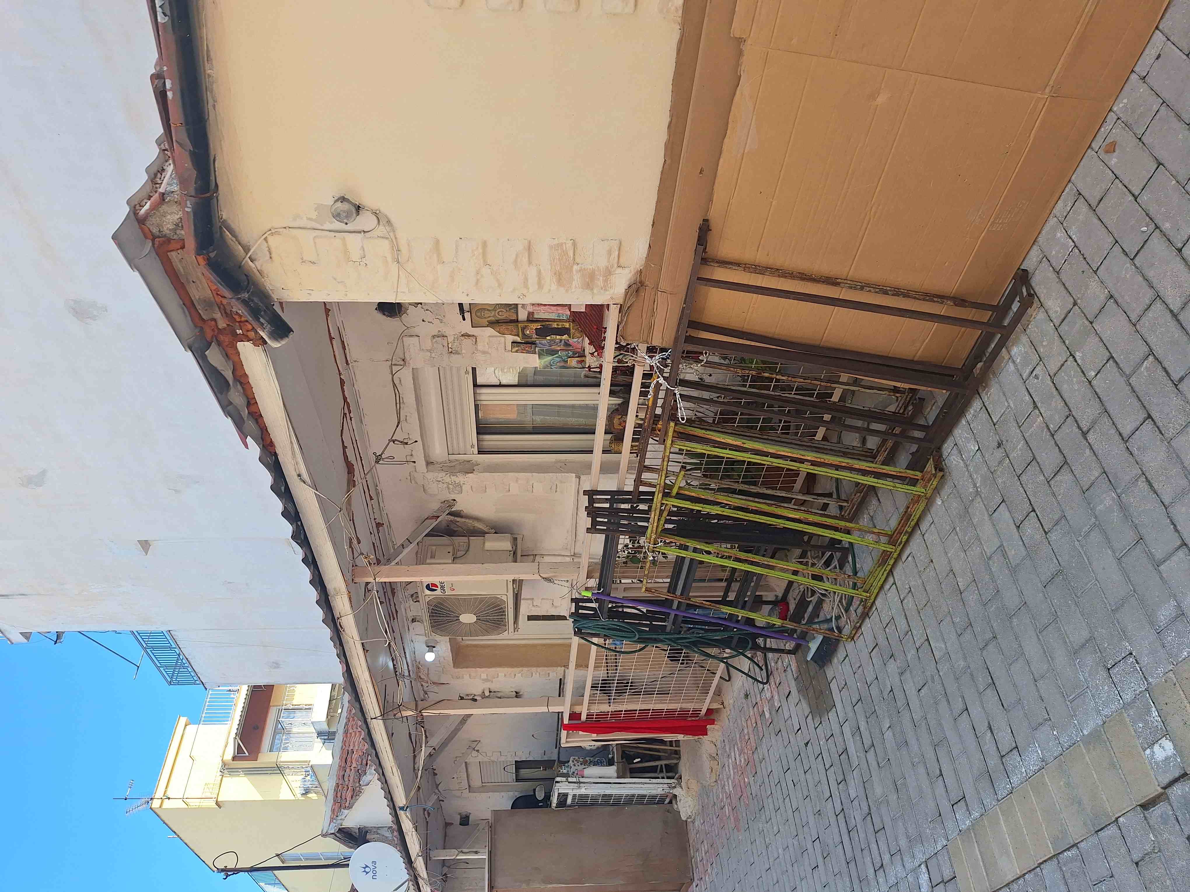 photo1