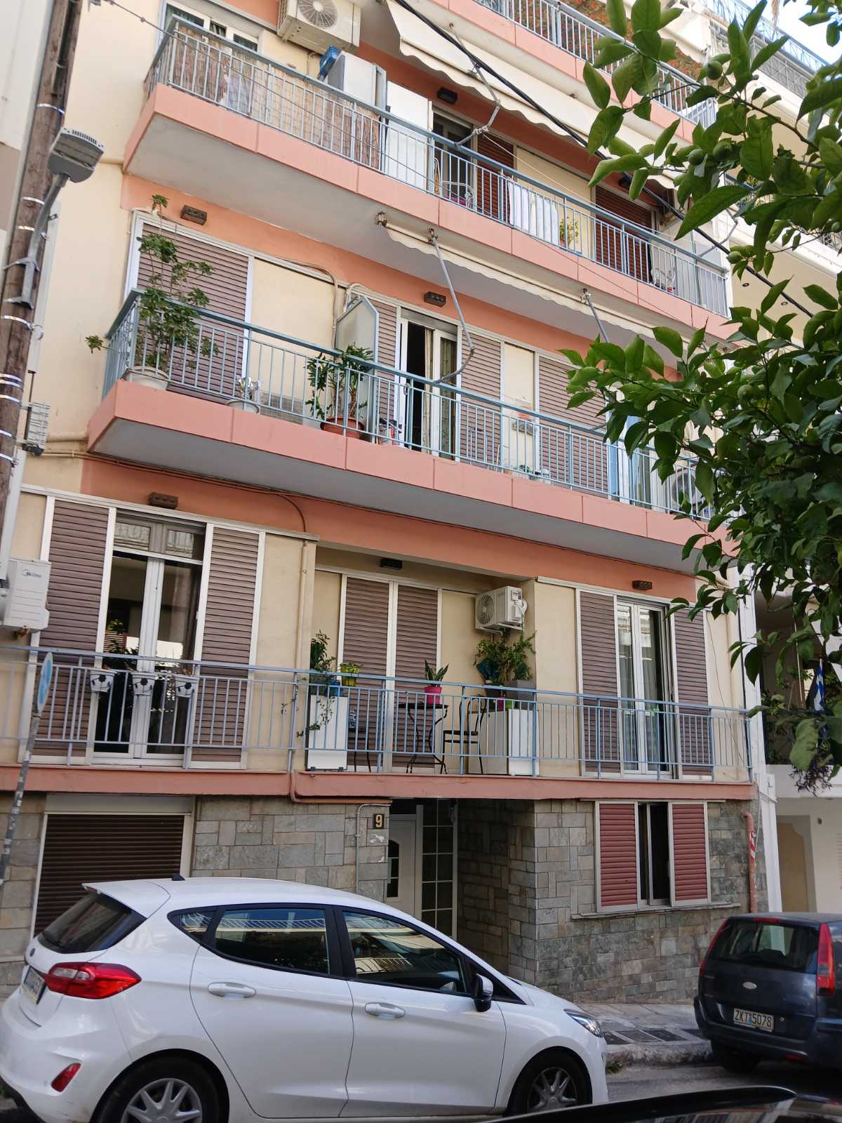 photo1