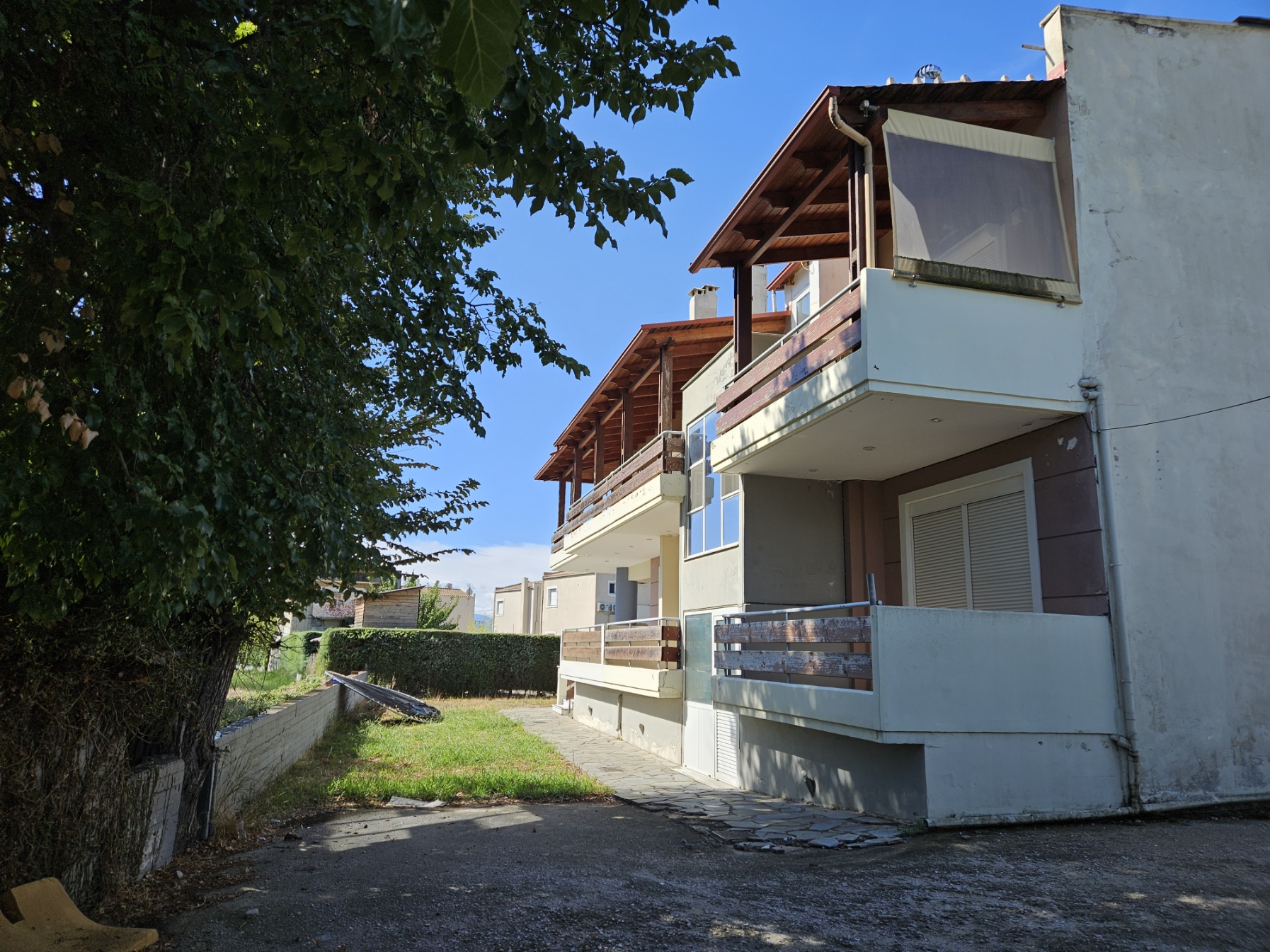 photo1
