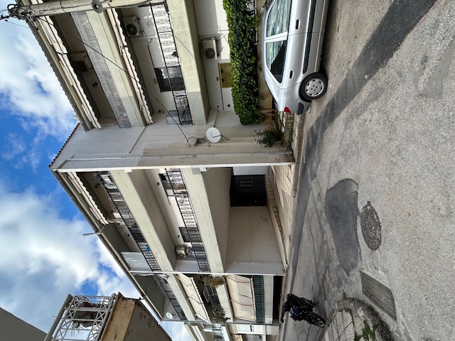photo1