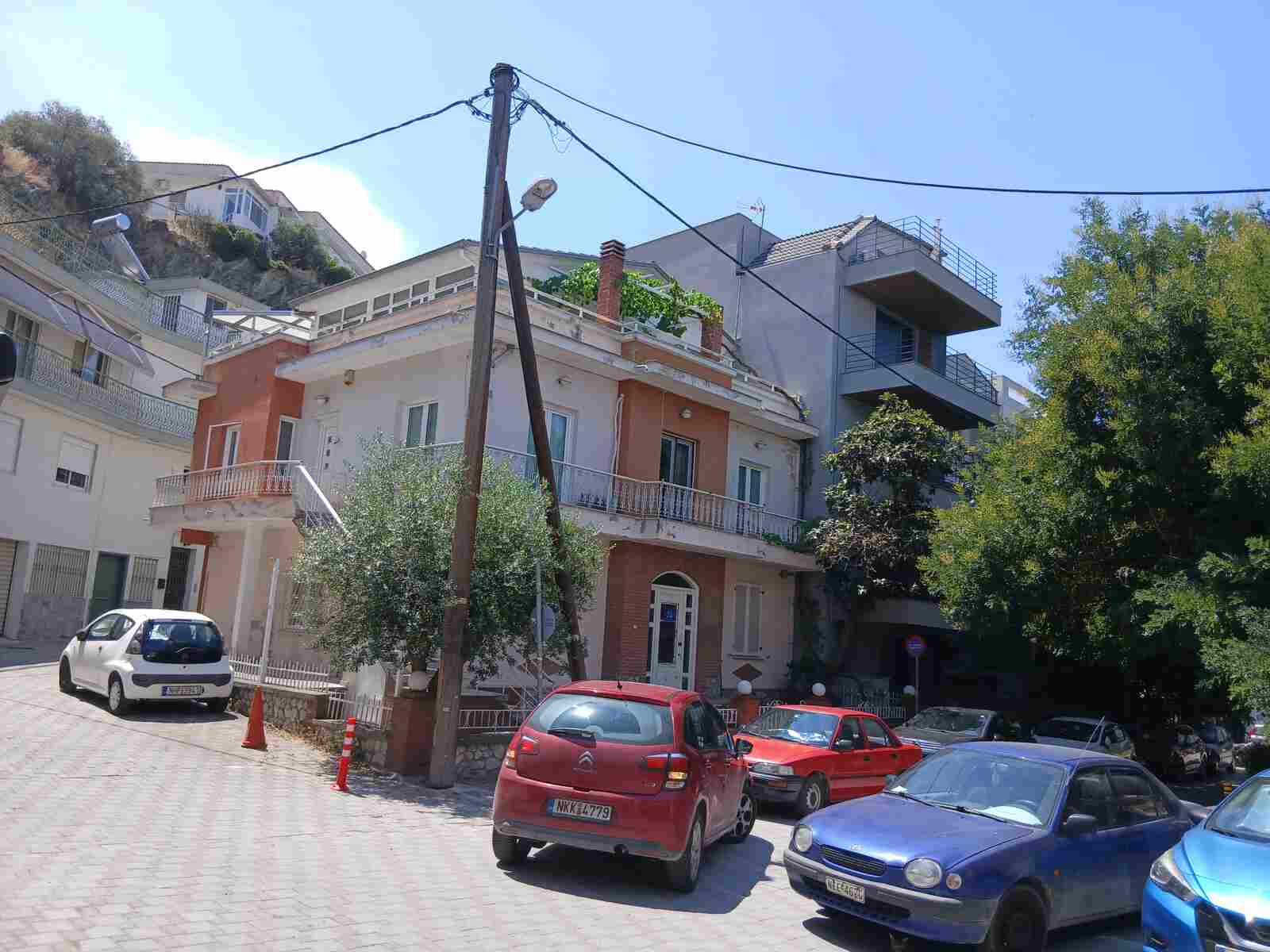 photo1