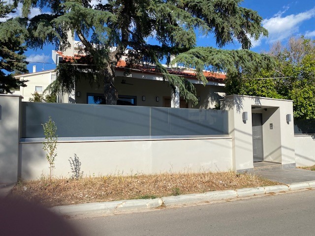 Οικόπεδο με κτίσμα  σε πλειστηριασμό Δήμος Βάρης - Βούλας - Βουλιαγμένης