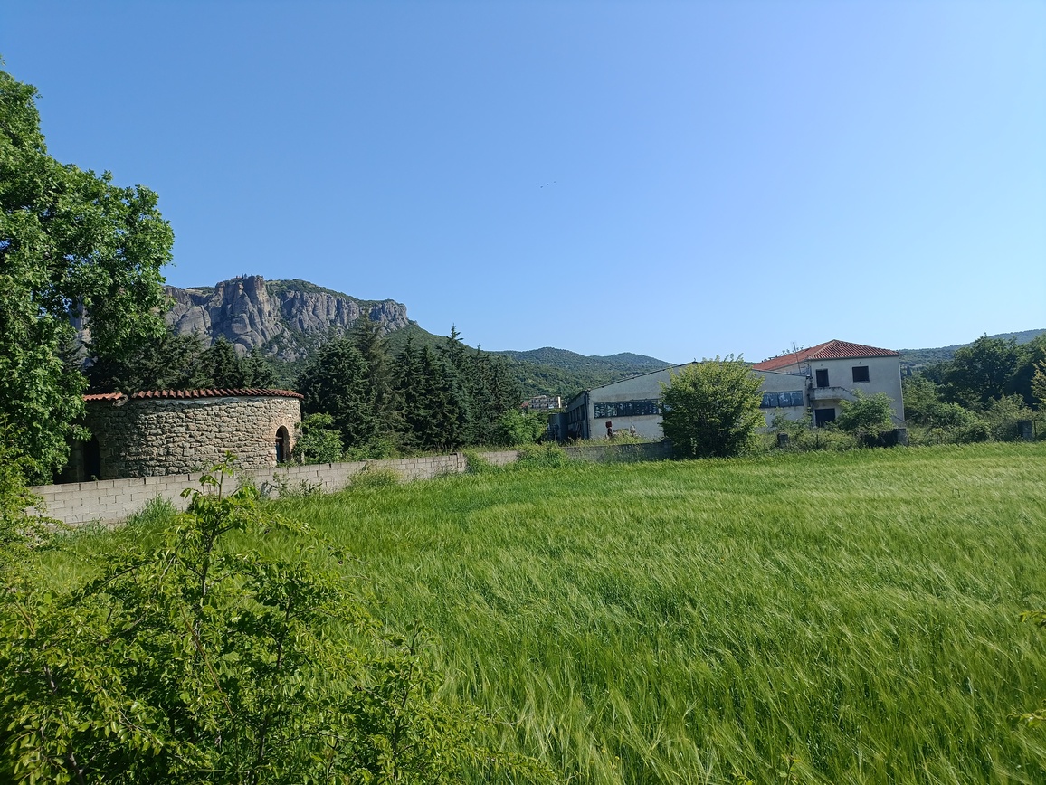 Αγροτεμάχιο με κτίσμα  σε πλειστηριασμό Δήμος Μετεώρων