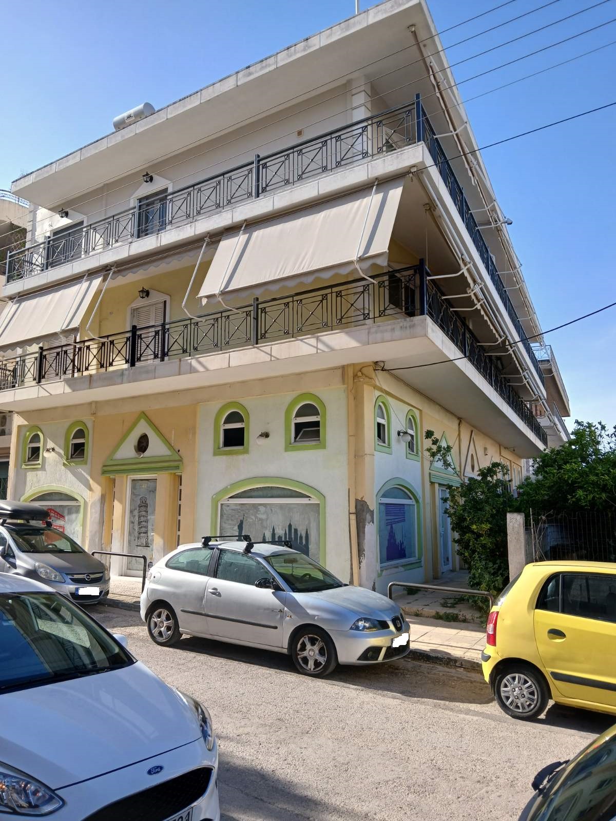 photo1