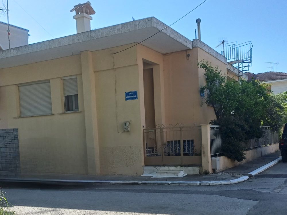 photo1