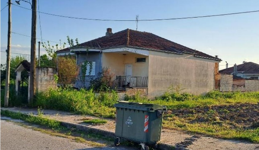 Οικόπεδο με κτίσμα  σε πλειστηριασμό Δήμος Φαρκαδόνας