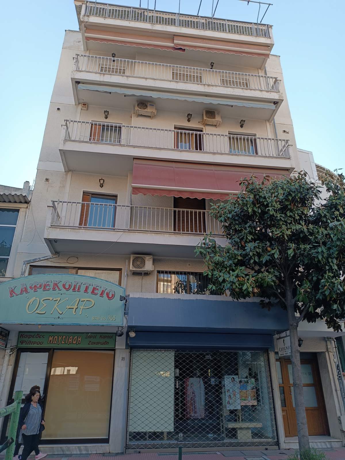 photo1