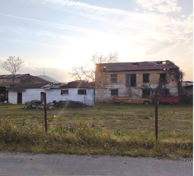 Οικόπεδο με κτίσμα  σε πλειστηριασμό Δήμος Βέροιας