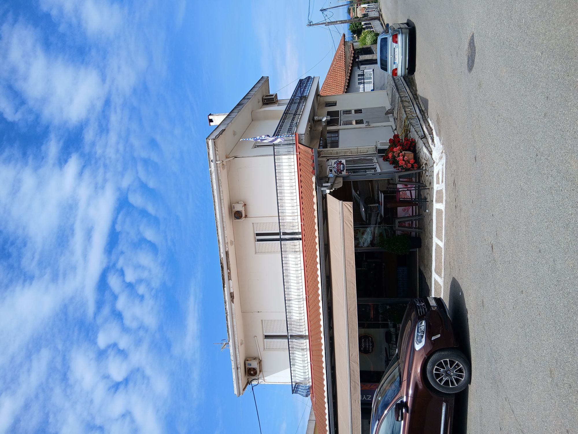 photo1