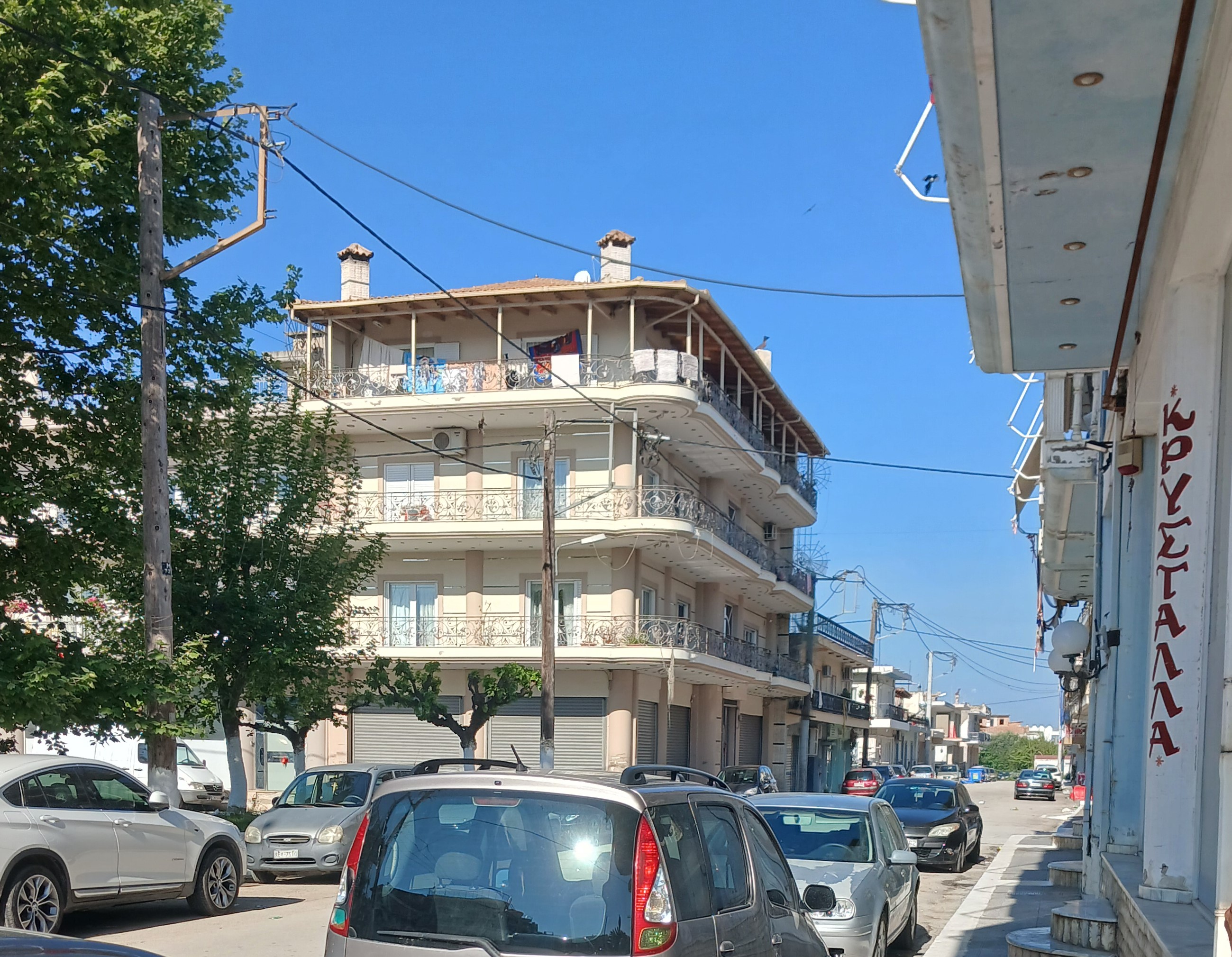 photo1