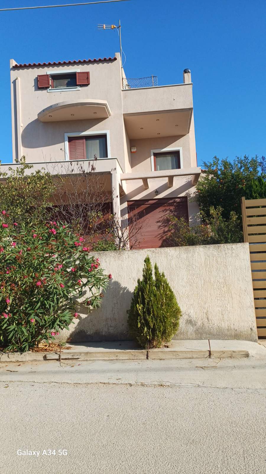 Οικόπεδο με κτίσμα  σε πλειστηριασμό Municipality of Spata - Artemis
