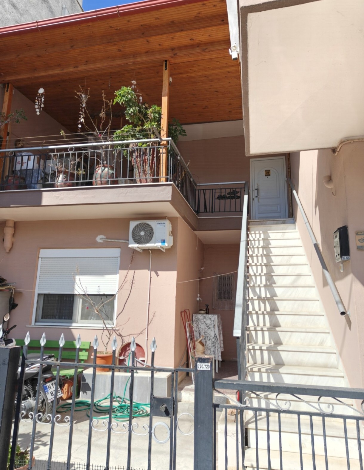 photo1