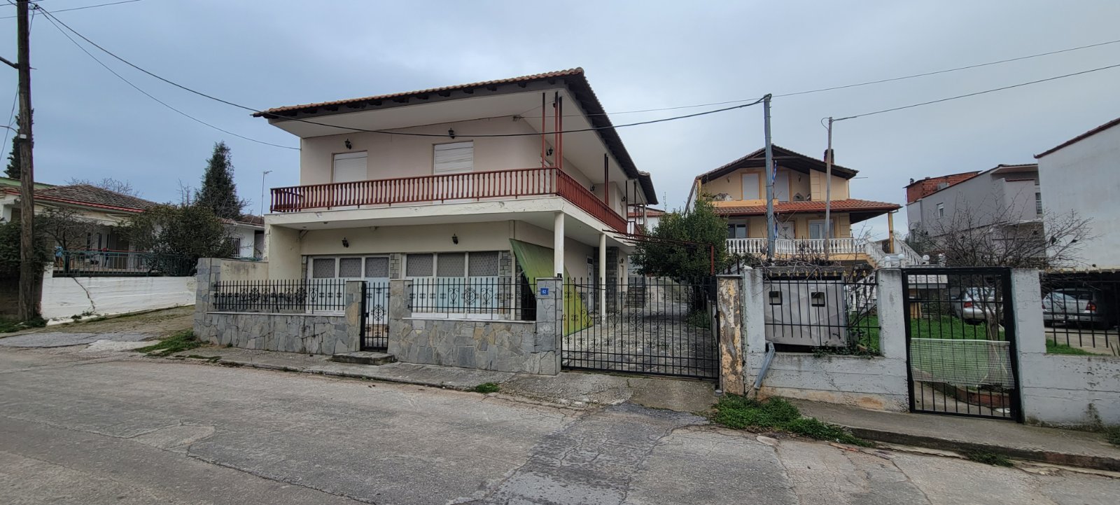 Οικόπεδο με κτίσμα  σε πλειστηριασμό Δήμος Ωραιοκάστρου
