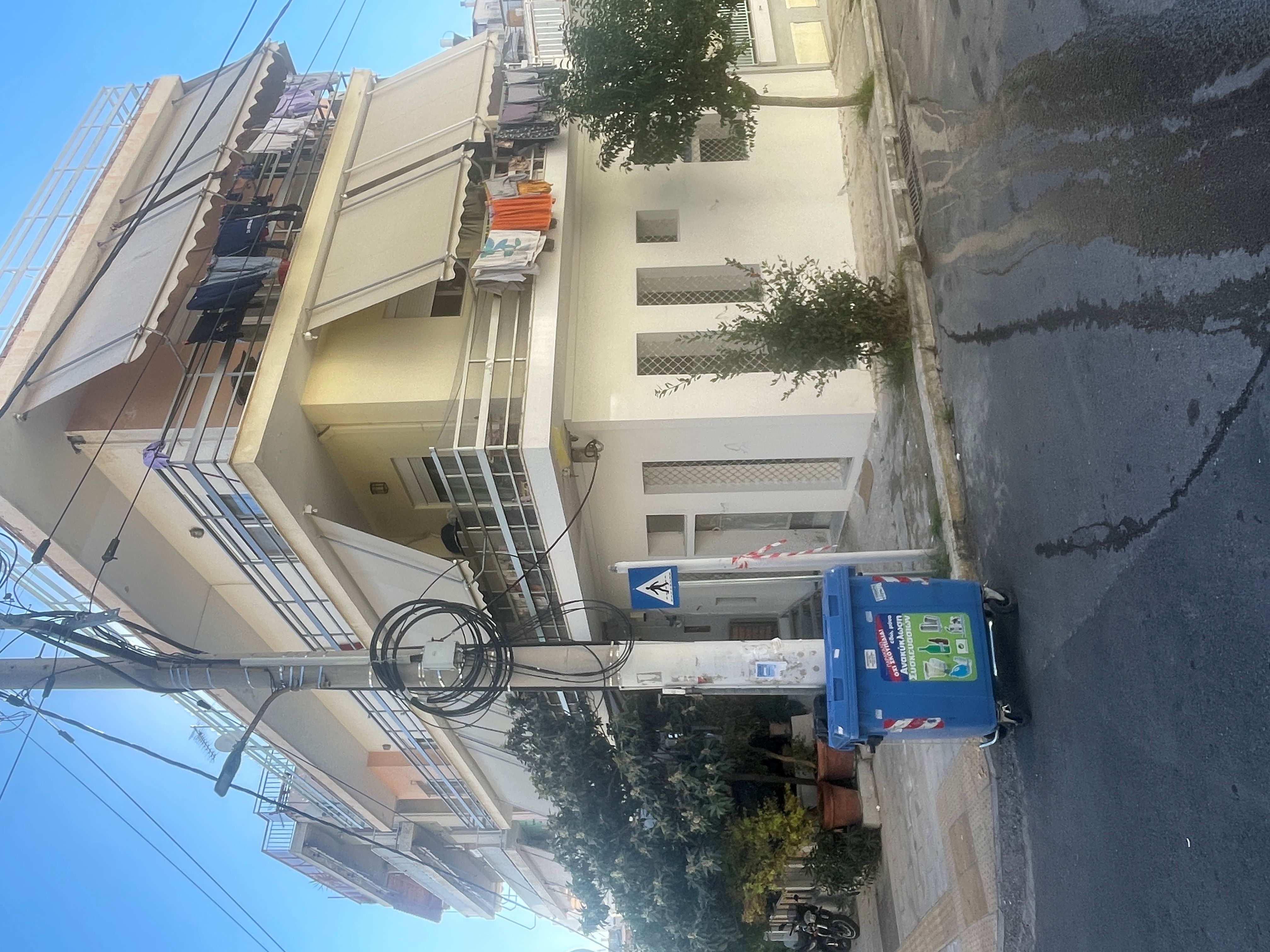 photo1