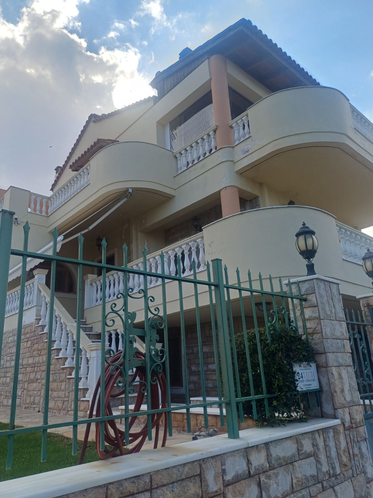 Οικόπεδο με κτίσμα  σε πλειστηριασμό Municipality of Spata - Artemis