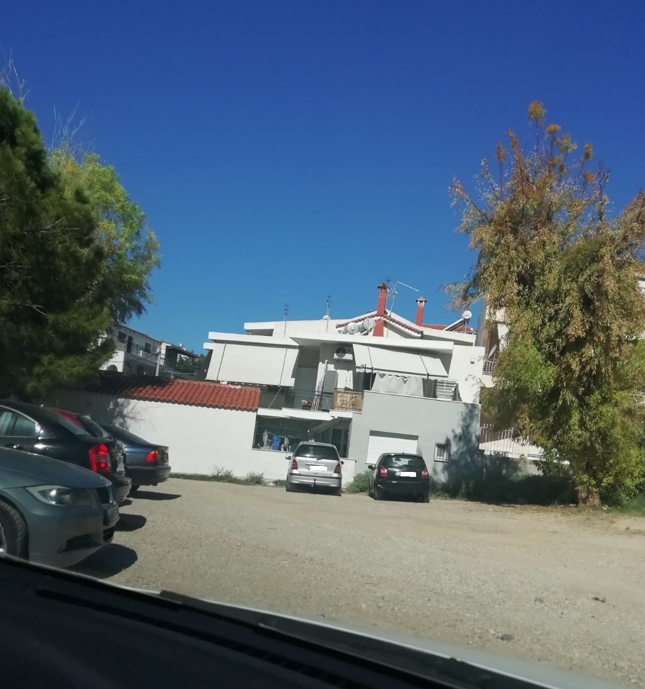 photo1