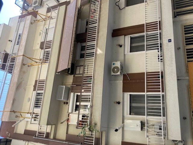 photo1