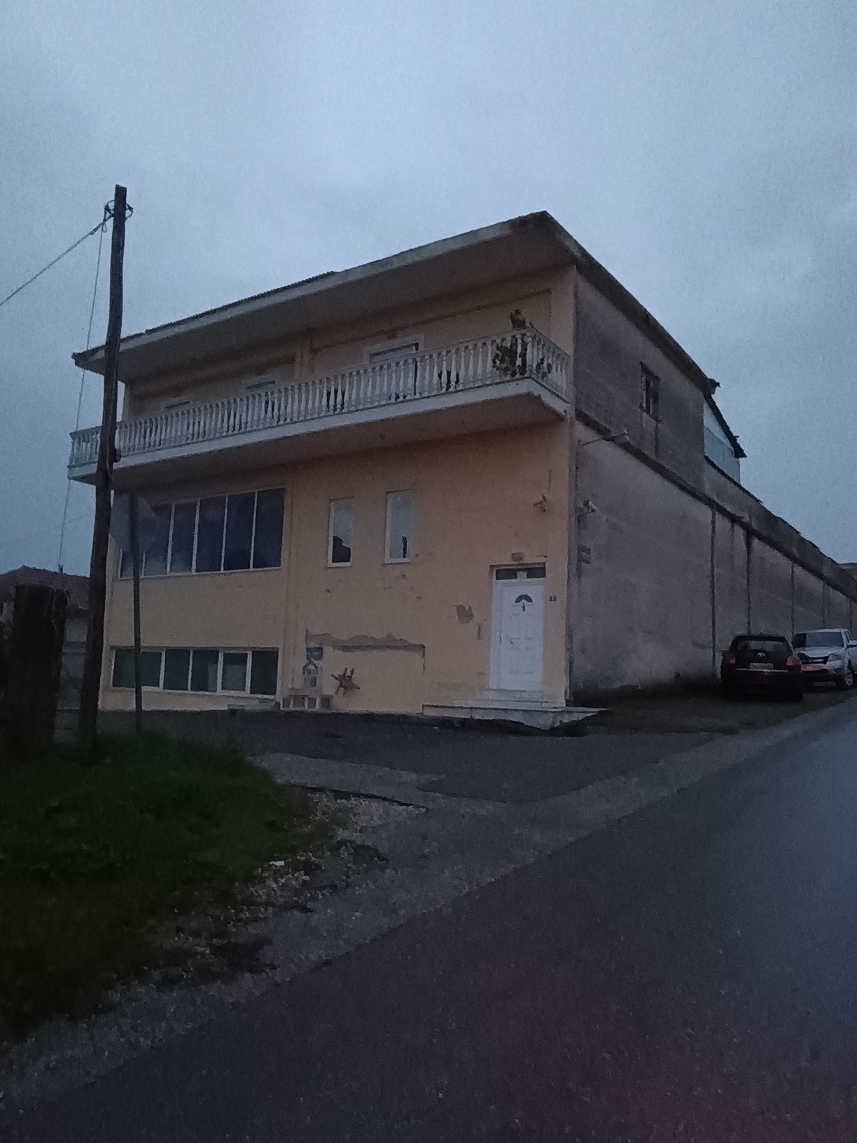 photo1