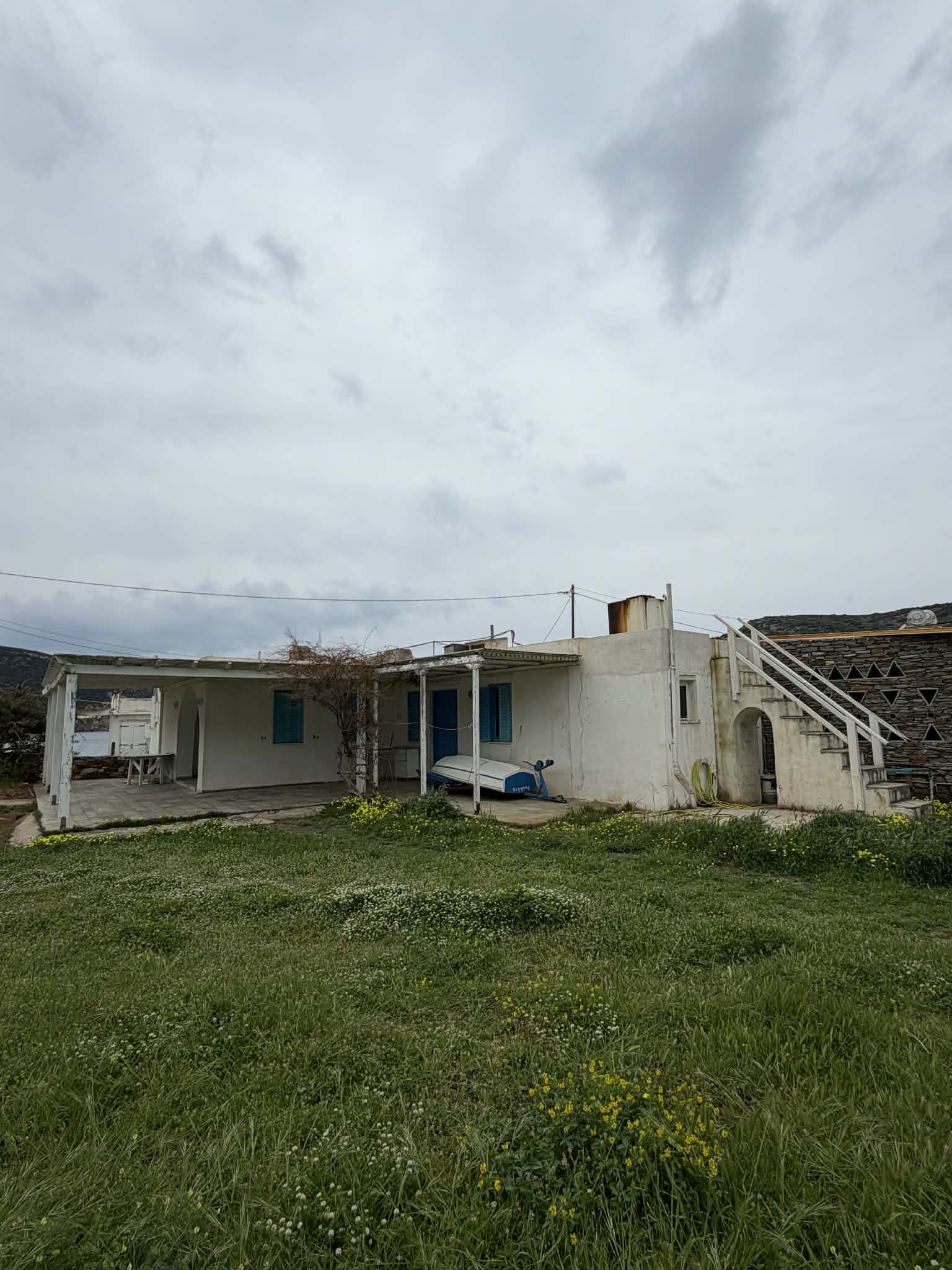 Οικόπεδο με κτίσμα  σε πλειστηριασμό Δήμος Σίφνου
