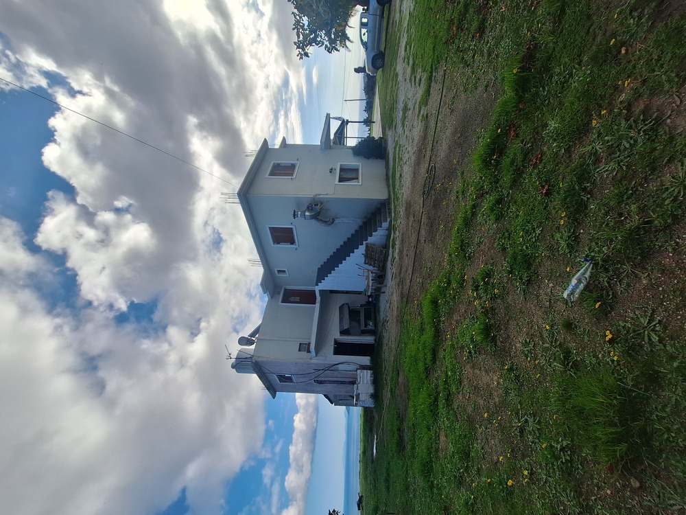 photo1