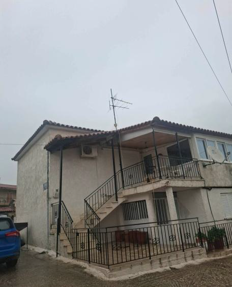 Οικόπεδο με κτίσμα  σε πλειστηριασμό Δήμος Βέλου - Βόχας