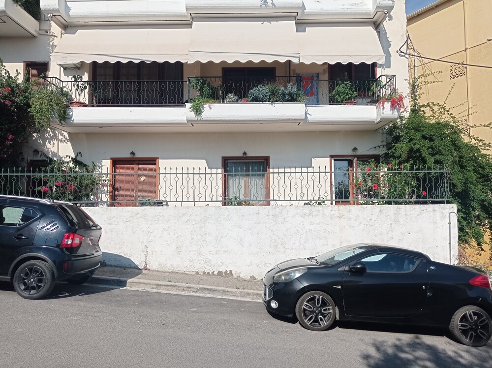 photo1