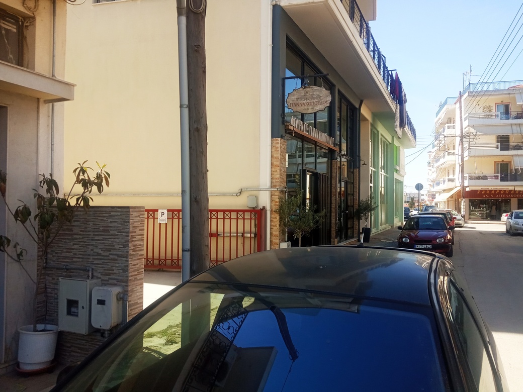 photo1
