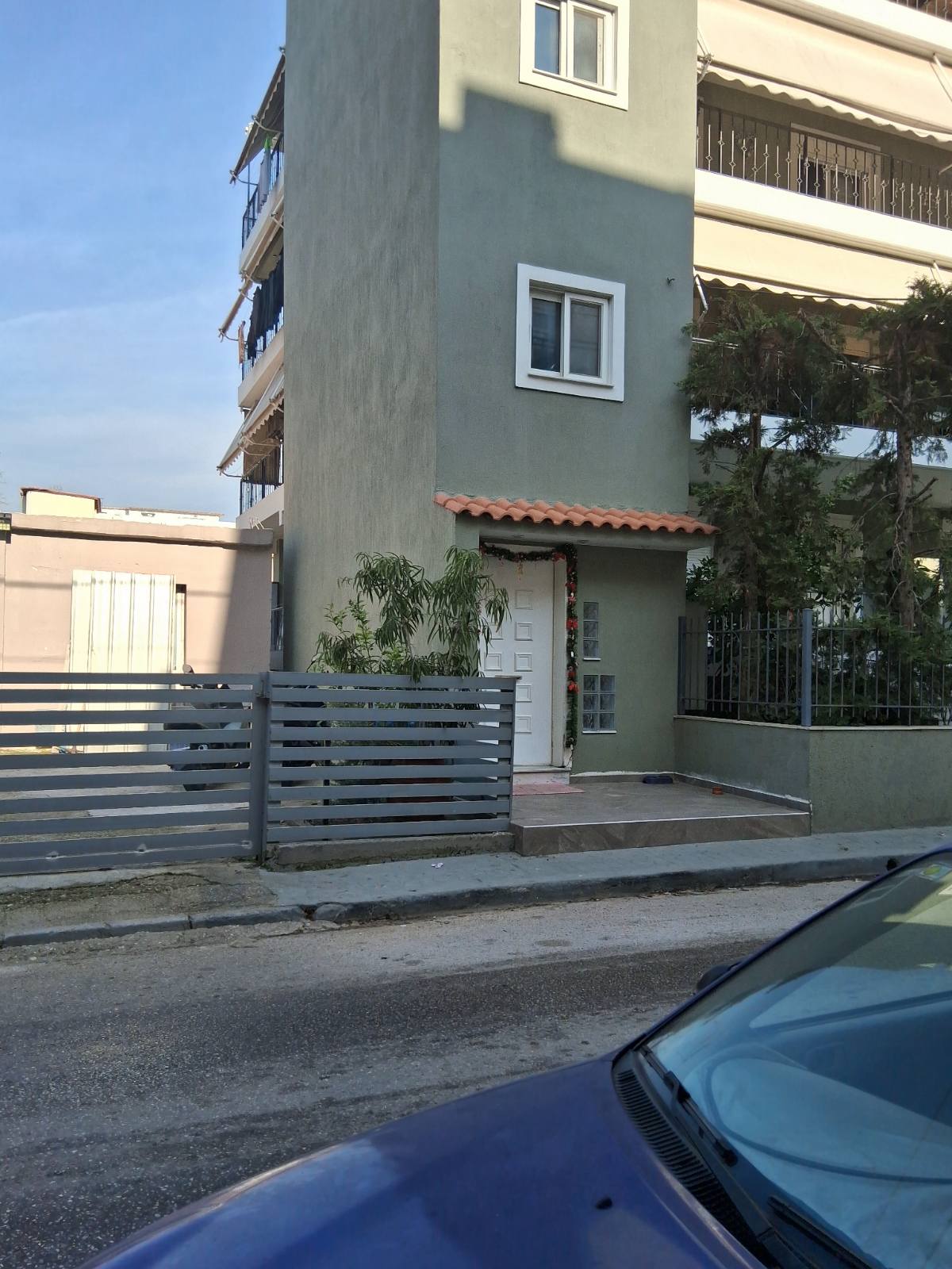 photo1