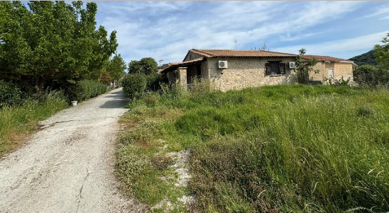 Οικόπεδο με κτίσμα  σε πλειστηριασμό Δήμος Ζακύνθου