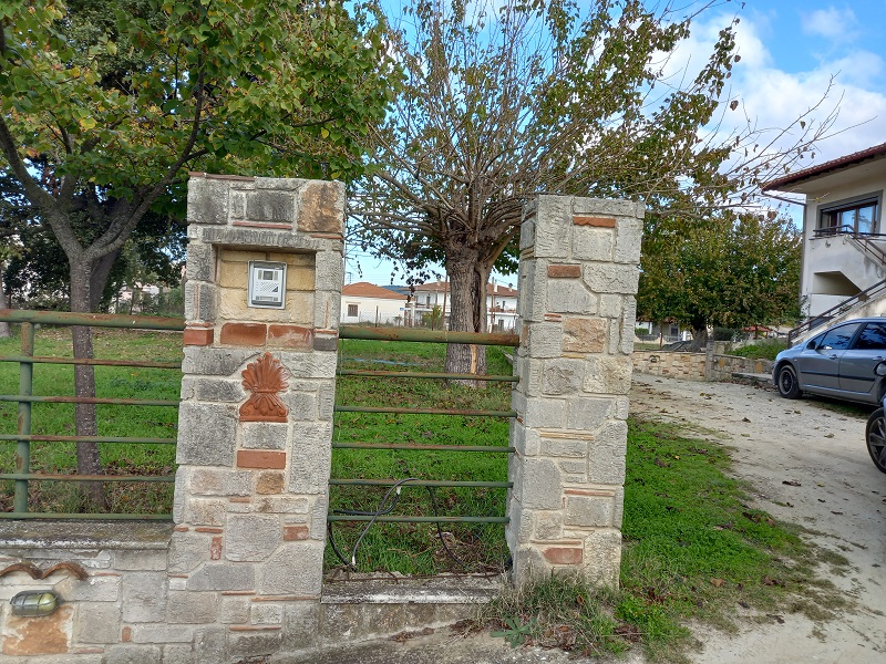 photo1