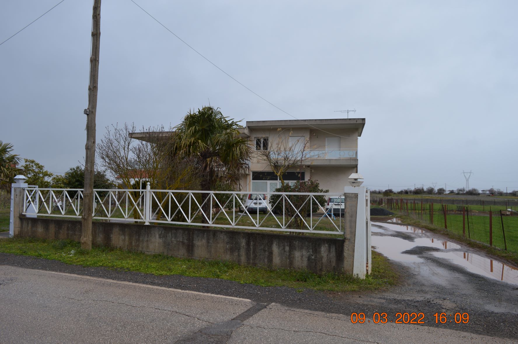 photo1