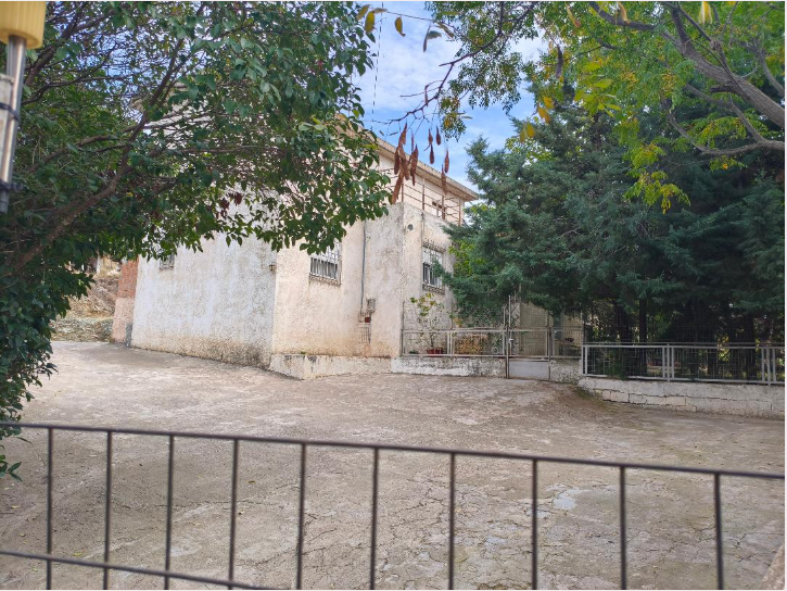 Οικόπεδο με κτίσμα  σε πλειστηριασμό Δήμος Λαμιέων