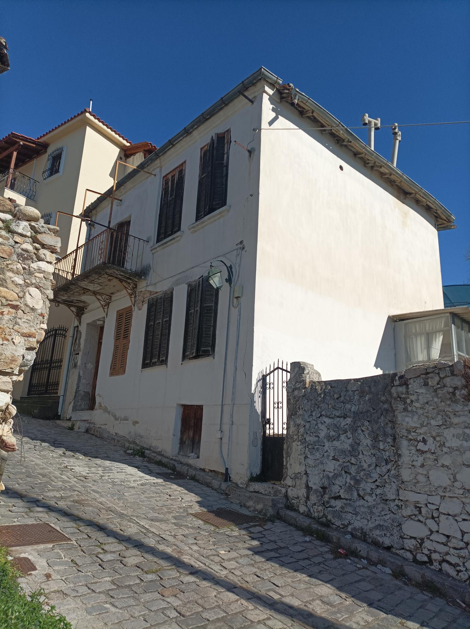 photo1