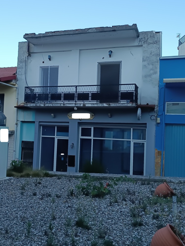 photo1