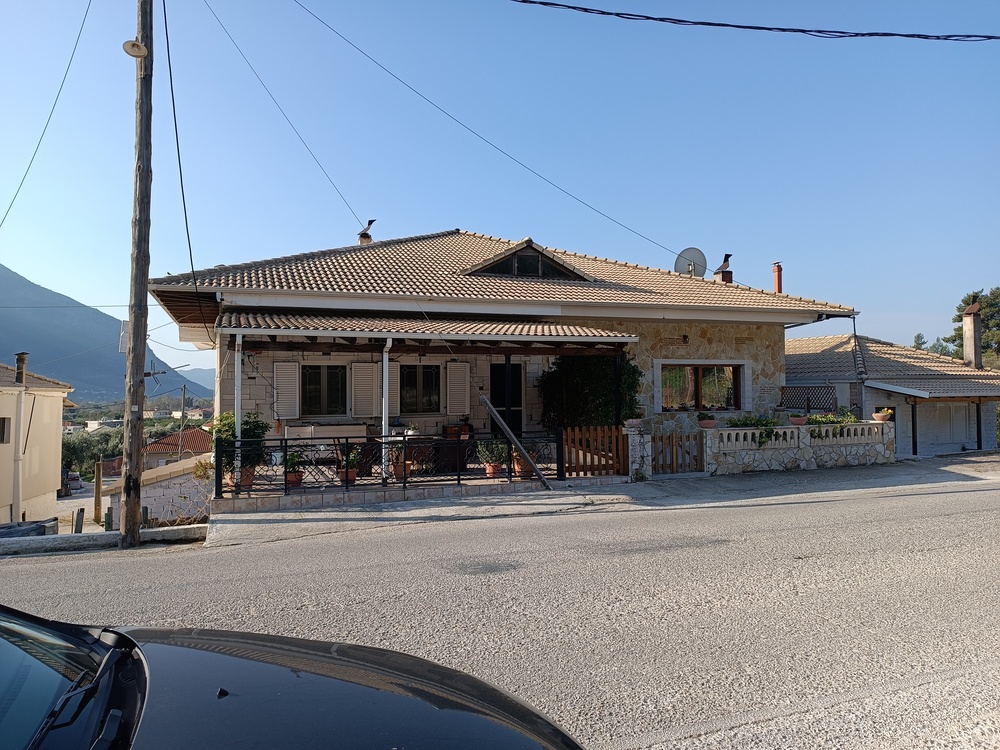 photo1