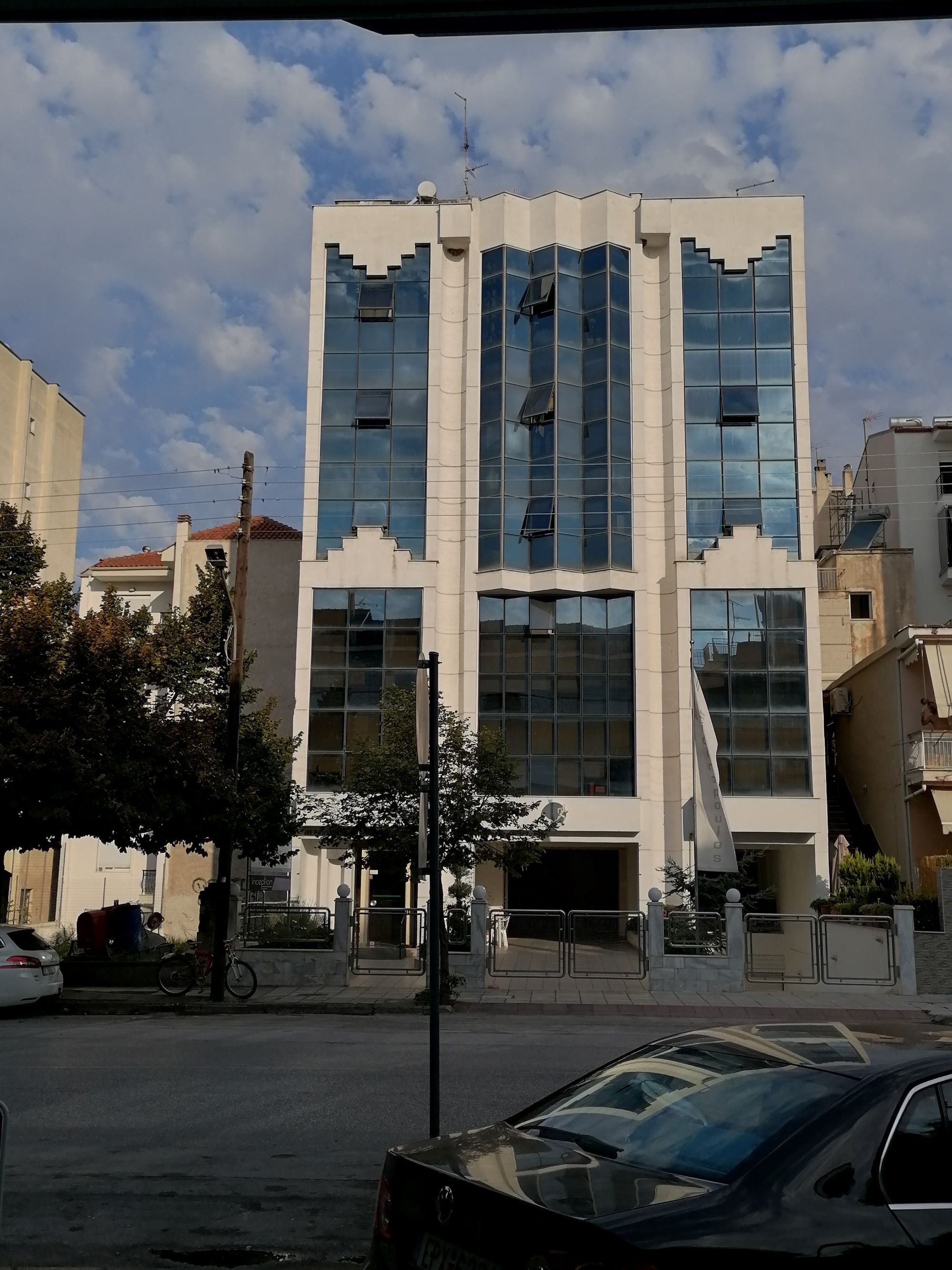 photo1