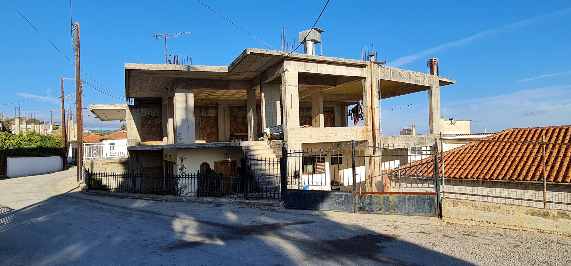 Οικόπεδο με κτίσμα  σε πλειστηριασμό Δήμος Βέλου - Βόχας
