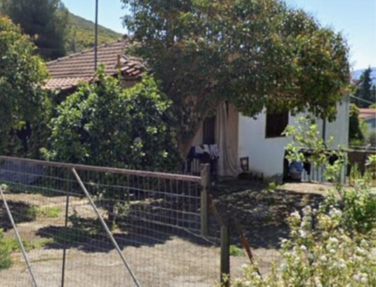 Οικόπεδο με κτίσμα  σε πλειστηριασμό Δήμος Στυλίδος