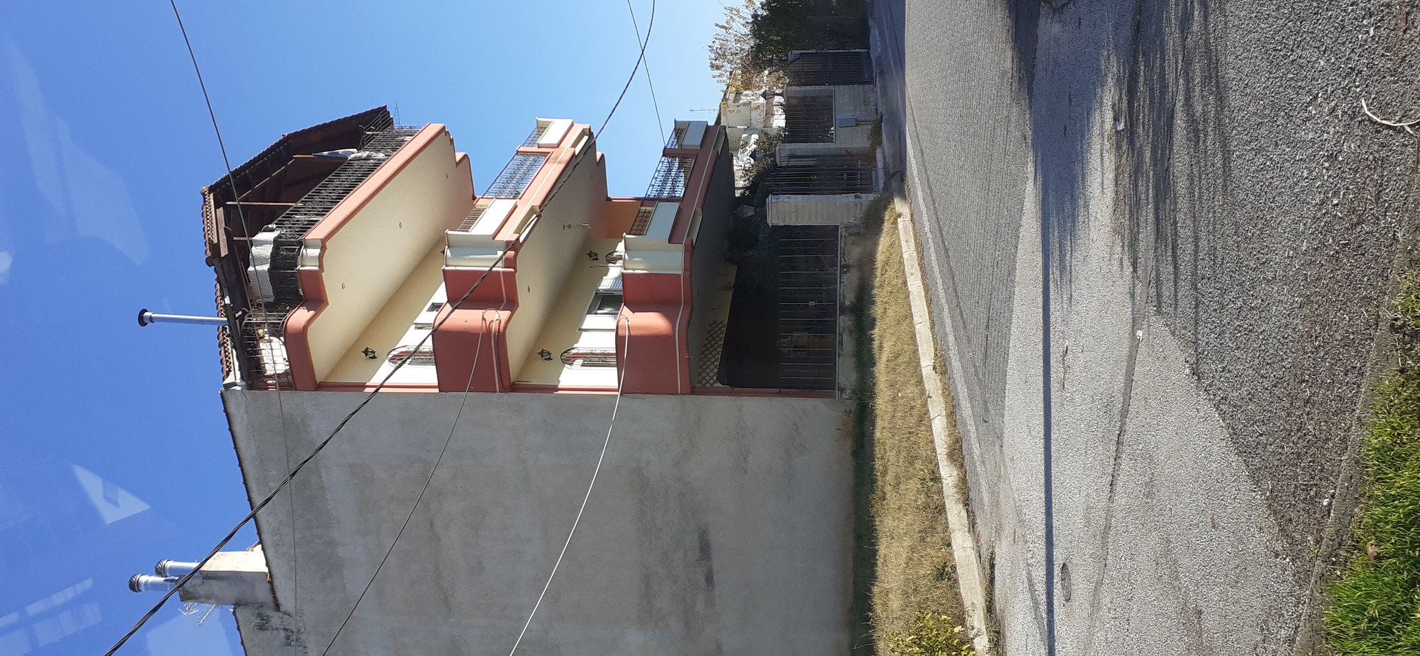 photo1