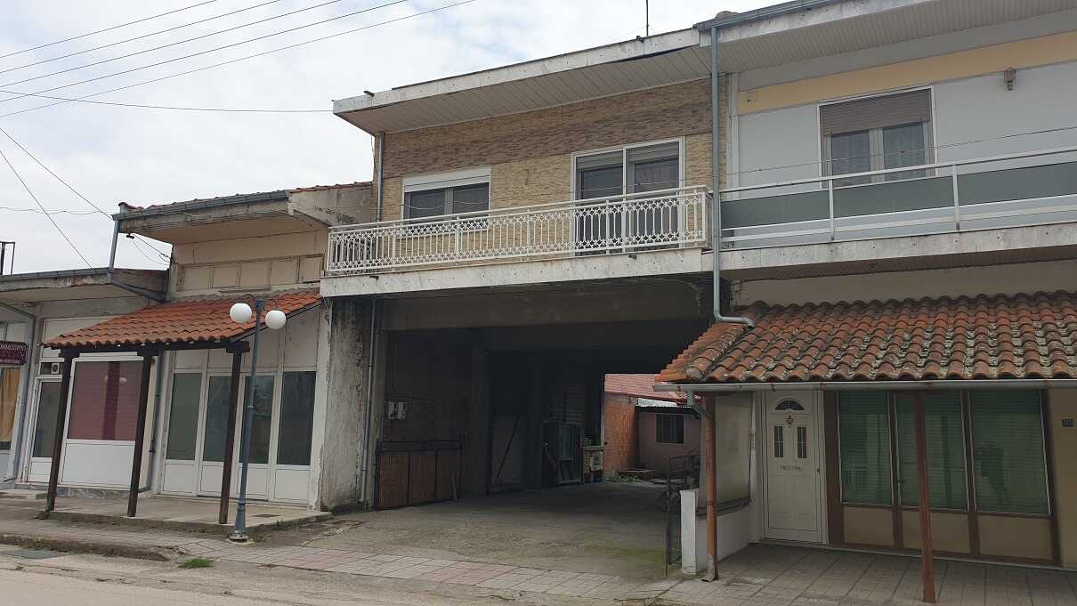 photo1