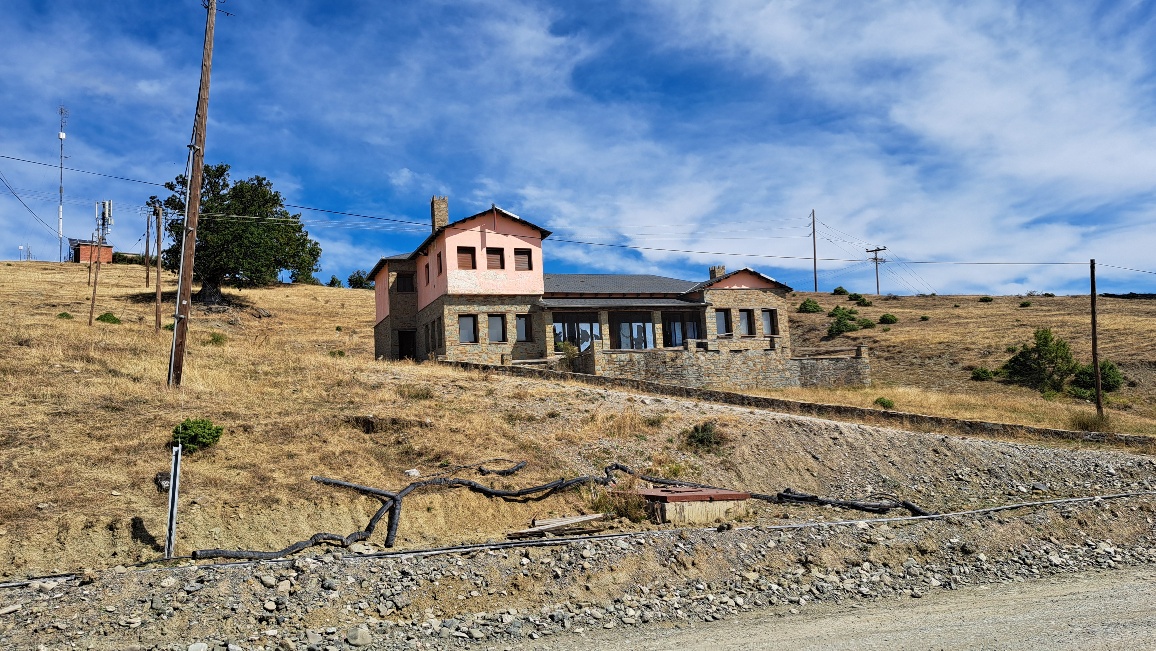 photo1