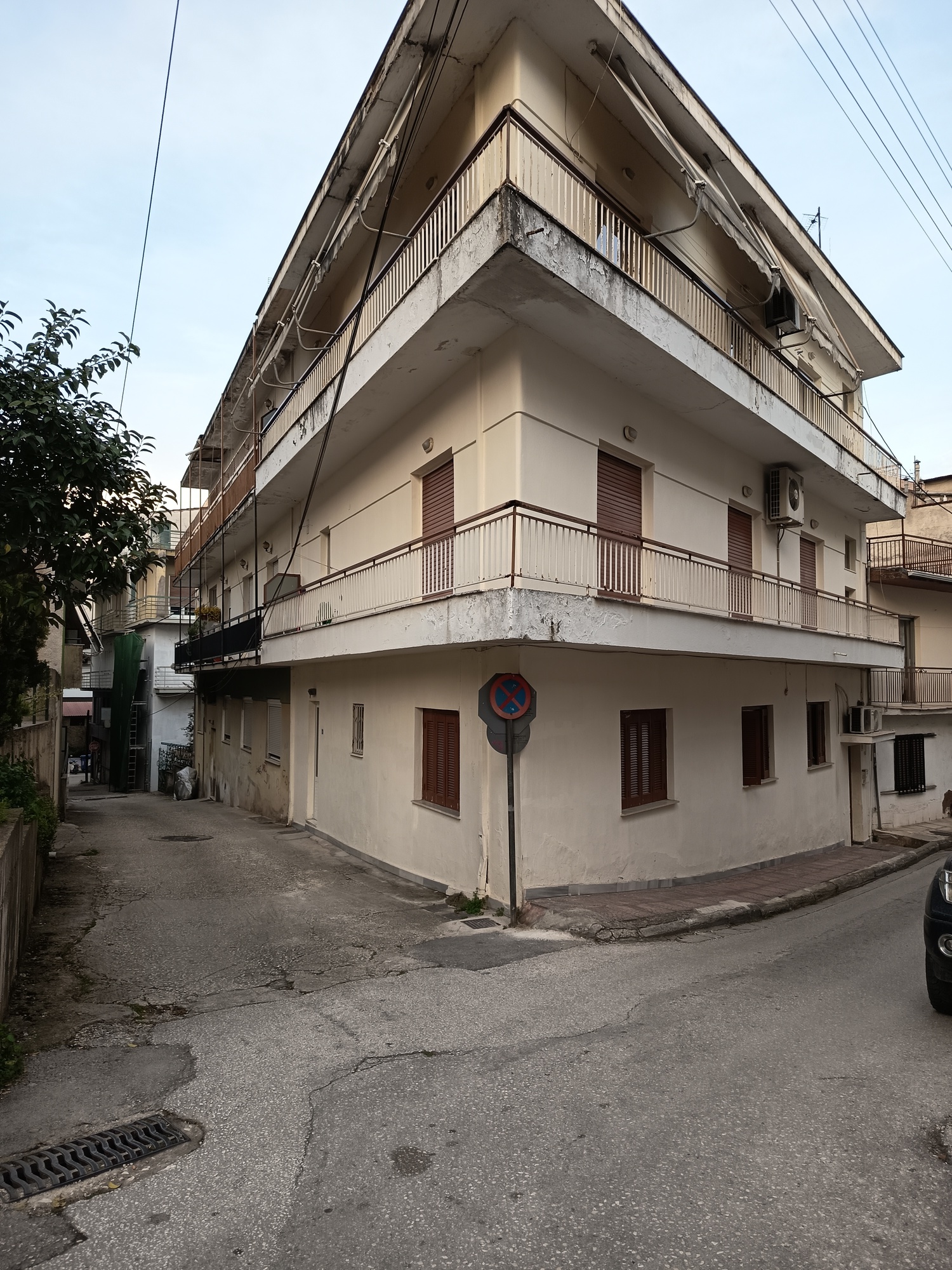 photo1
