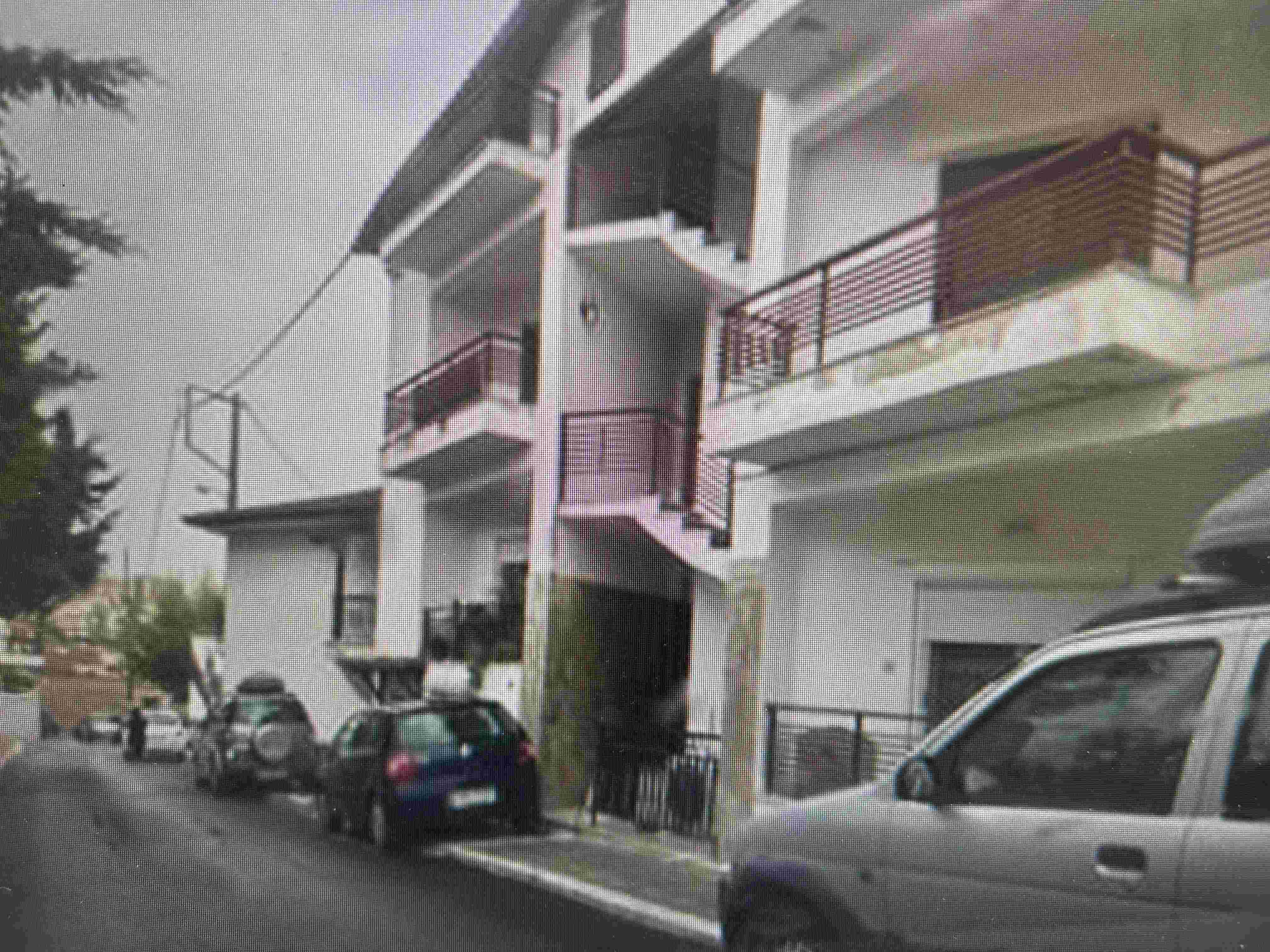 photo1