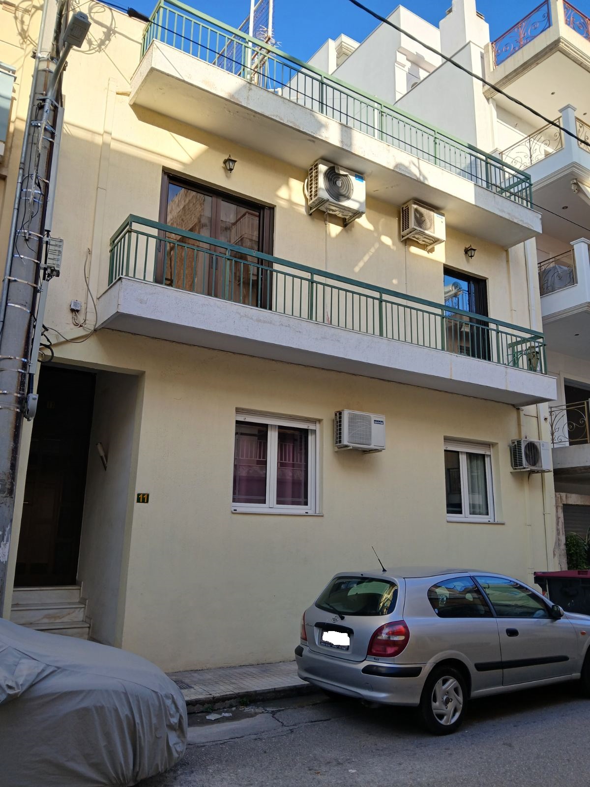 photo1